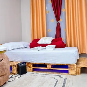 Guest house Jojovial Homes *