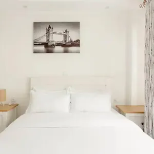 Cozy 1 Bedroom Gold Park Homes, Yaya Center
