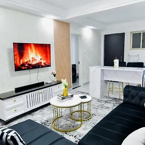 Meg's Serenity _kilimani Apartment *