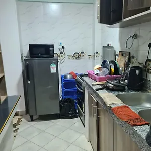 Modern 1 Bedroom With Free Parking Apartment *