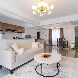 Apartment Airy With Gym, Stunning View At Riverside Nairobi