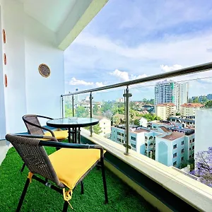 Exclusive 2br In Westlands With Stunning Views, Pool & Gym Nairobi