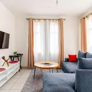 The Ultimate Escape With Pool, Gym , Fast Wifi And Netflix * Nairobi