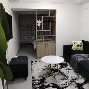 Royal Tranquil One Bedroom In Kilimani Apartment