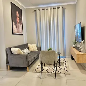 Sweet Escape Retreat - Lavington Apartment