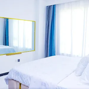 Apartment Executive Classy Two Bedroom With Well Equipped Gym And Heated Swimming Pool And Ample Parking Space *