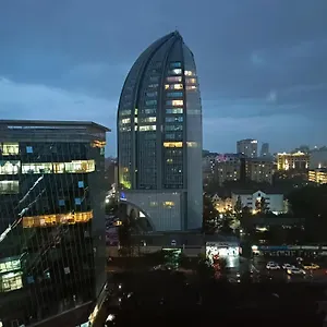 Blackberry House 1bdrm Near Yaya Centre, Gym, & Free Parking Apartment *