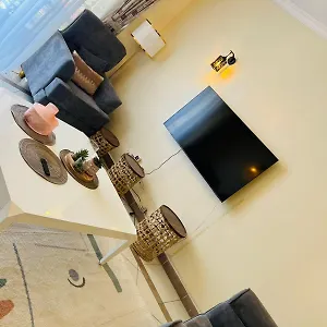 Ruby 502 Apartment *