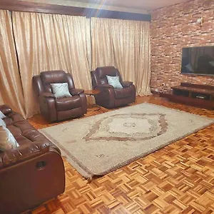 Uptown Haven Apartment *