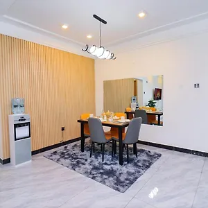 Regal Retreat Two Bedroom With Heated Swimming Pool Fully Equipped Gym Ample Parking Space And Amazing Views Apartment *