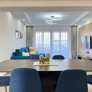 Classy Charming With Heated Swimming Pool Modern Equipped Gym Free Parking Space Child Play Area And Proximity To Major Shopping Malls Apartment *