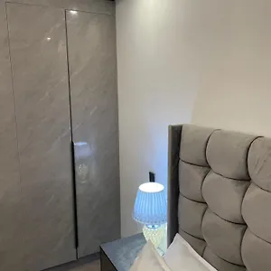 Apartment Amazing One Bedroom *