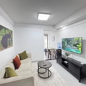 10th Floor Cozy & Quiet With Gym & Indoor Golf Apartman