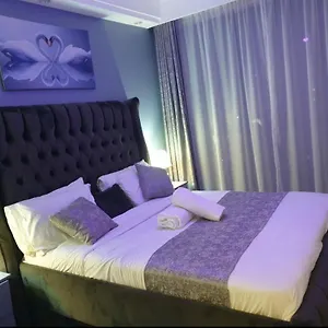 Elegant Classic With Heated Swimming Pool,modern Equipped Gym,ample Parking Space,and A Relaxing Rooftop With Amazing Scenic Views * Nairobi