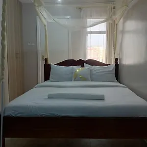 Guest house Tsavo Dulexe Homes