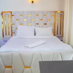 Apartment Luxury Two Bedroom Master & *
