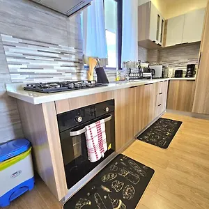 Apartment Royal Magnificent With Well Equipped Gym,heated Swimming Pool, Private Parking Space, Children Play Area And Unbeatable Views *
