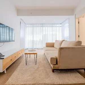 Lägenhet Chic 2-bedroom With Pool And Gym Nairobi