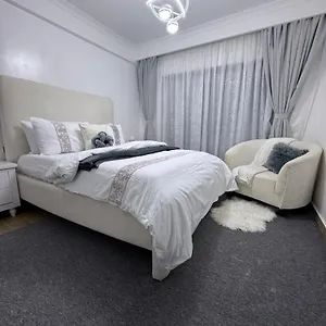 Trendy Luxe 1br With Spacious Living Apartment Nairobi