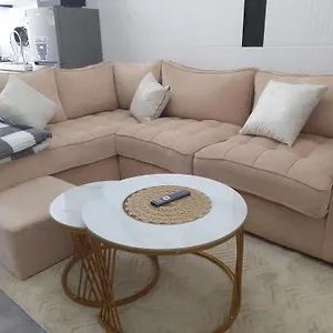 Lyne Homes Fancy 1 Bedroom Apartment