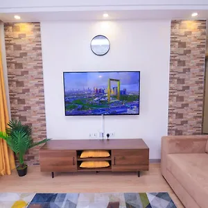 Executive Catchy Two Bedroom With 'unbeatable Scenic Views And Heated Swimming Pool And Well Equipped Gym And Ample Parking Space And Unbeatable Scenic Views Apartment Nairobi