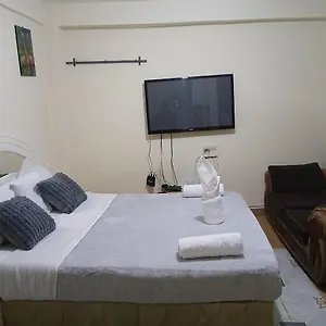 Homestay Cross Cultural Solutions *