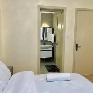 Serenity With Private Parking,swimming Pool Modern Equipped Gym Child Play Area And Unbeatable Views 奈洛比