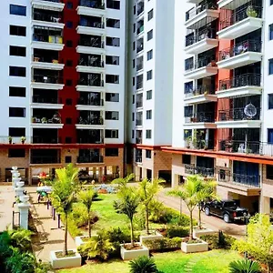 Apartment Supreme Luxury Living With Breathtaking Amazing Views Gym Heated Swimming Pool Fully Equipped Gym Children Playground And Ample Parking Space And Proximity To Major Shopping Malls And Gourmet Restaurants *
