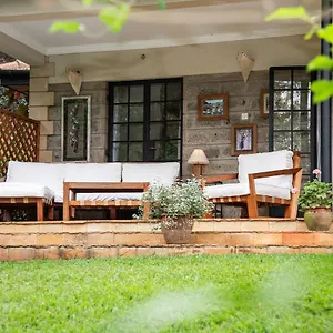 Stunning Guest In Tranquil Setting *