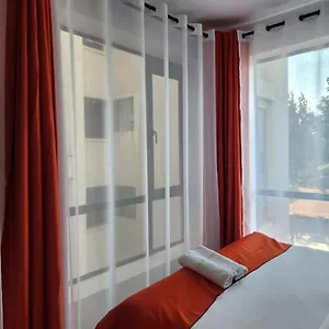 Luxurious One Bedroom Apartmemt Near Trm