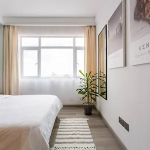 Modern, Stylish High-rise Skyline - 2 Bd