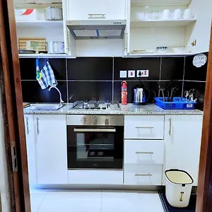 Apartment Cozy With Balcony 15min From Jkia And Sgr Nairobi