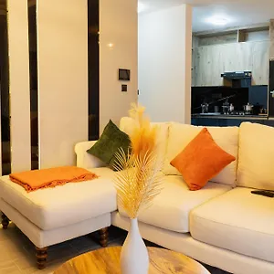 Executive 1br At Grand Premier In Lavington Apartment