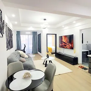 Luxury With Rooftop Swimming Pool And Gym In Westlands *