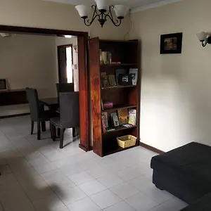 Runda Hill - With Patio And Terras Apartamento *