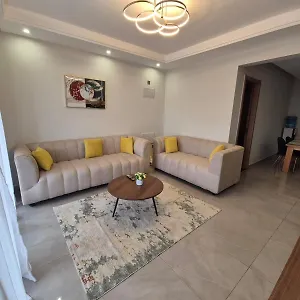 Stunning 2 Bedroom Riverside Apartment