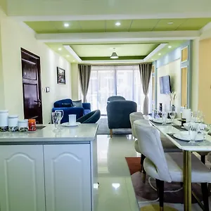 Lägenhet Executive Vibrant View Three Bedroom With Swimming Pool,mordern Equipped Gym Free Parking Space And, Child Play Area And Comforting Rooftop With Views In Kilimani Nairobi