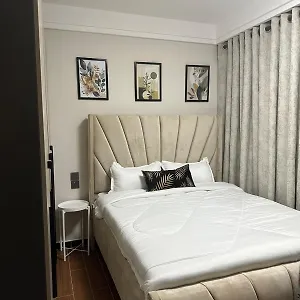Anna Homes *