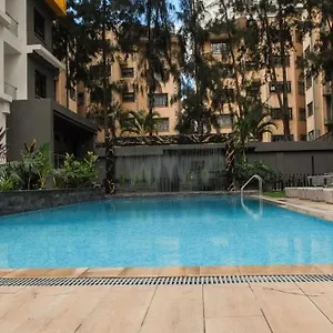 Luxurious Royal Pinnacle Studio By Eccleston