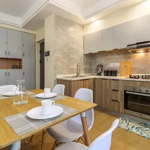 Luxurious Two Bedroom With Well Equipped Gym,heated Swimming Pool, Ample Parking Space And A Relaxing Rooftop With Amazing Views Nairobi