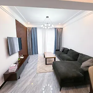 The Beautifully Furnished In Kilimani Near Yaya Center ,close Proximity To Major Shopping Malls ,restaurants With Luxurious Modern Facilities *