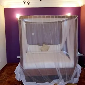 Hotel Karen Crescent