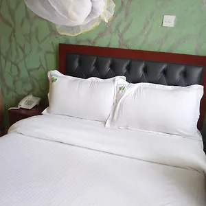 Ash White 2* Nairobi