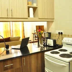 Sherry Homes -tausi Apartment