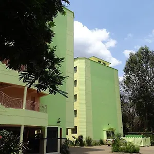 Aparthotel Pinnacle Court