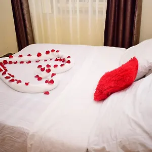 Mayree Safaris Bed & Breakfast *